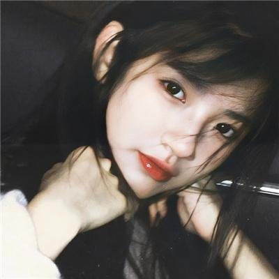 女孩的钓鱼慢活